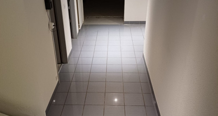 Arcade / Bureau à louer   image 13