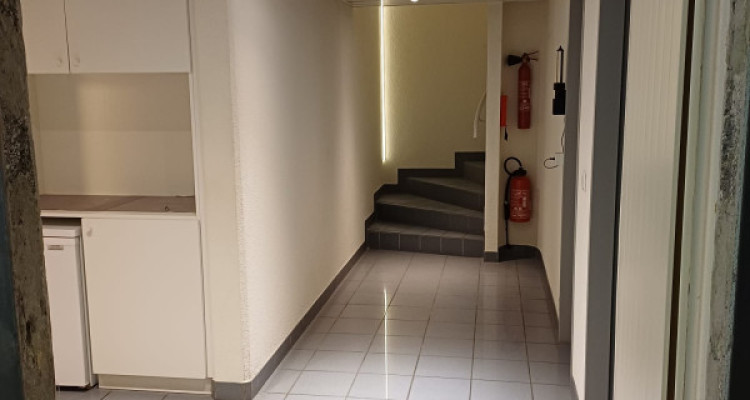 Arcade / Bureau à louer   image 16