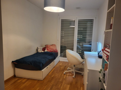 Magnifique 5 pièces à Thônex avec 2 balcons et place de parking intérieure image 8