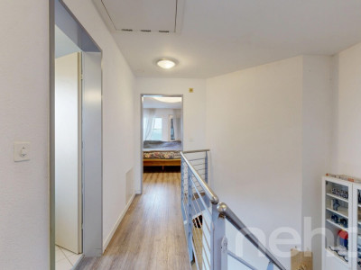 Zuhause ankommen: Grosszügige Maisonettewohnung mit Terrasse image 9