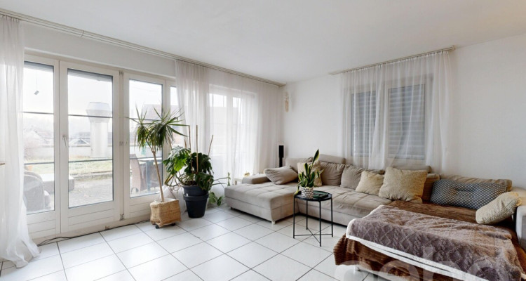 Zuhause ankommen: Grosszügige Maisonettewohnung mit Terrasse image 2