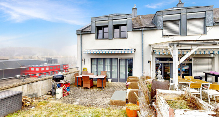 Zuhause ankommen: Grosszügige Maisonettewohnung mit Terrasse image 3