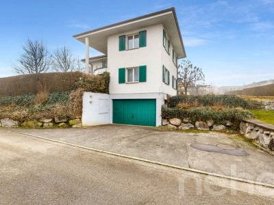 Gepflegtes Einfamilienhaus mit grossem Grundstück image 9