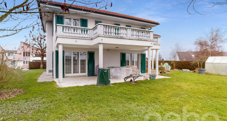 Gepflegtes Einfamilienhaus mit grossem Grundstück image 10