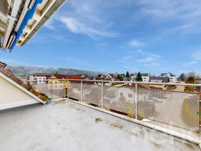 Sonnendurchflutete 3.5-Zimmer Dachgeschosswohnung mit Weitblick image 2