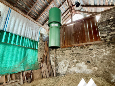 Grange authentique à transformer en habitation !  image 6