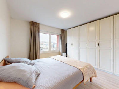 Très bel attique traversant avec balcons et 1 place de parking image 10