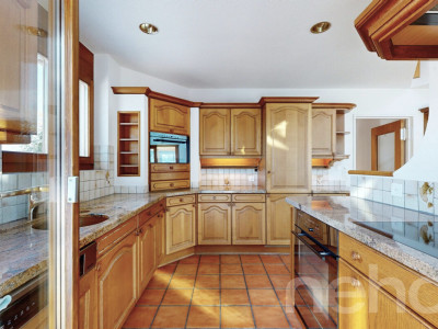 Grosses Einfamilienhaus mit Garten, Wintergarten und viel Potenzial image 4