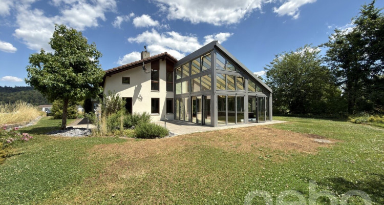 Grosses Einfamilienhaus mit Garten, Wintergarten und viel Potenzial image 1