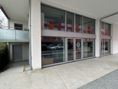 Surface commerciale moderne - Profitez de la baisse des taux et du prix !   image 2