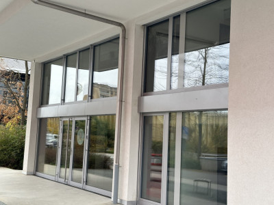 Surface commerciale moderne - Profitez de la baisse des taux et du prix !   image 3