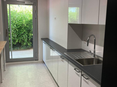 Surface commerciale moderne - Profitez de la baisse des taux et du prix !   image 6