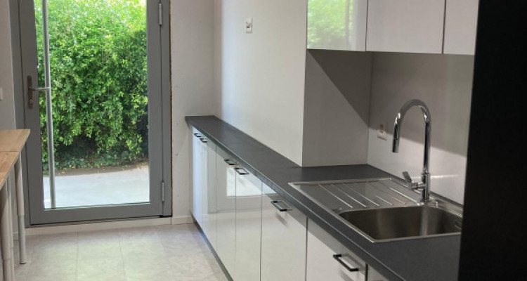 Surface commerciale moderne - Profitez de la baisse des taux et du prix !   image 6