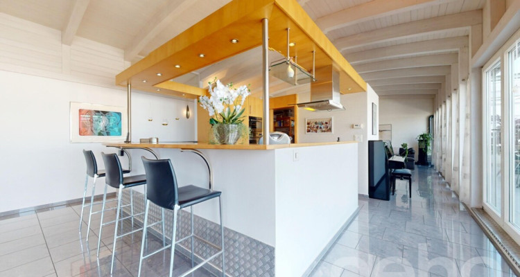 Attraktives Wohn- und Geschäftshaus mit stilvoller Wohnung image 1