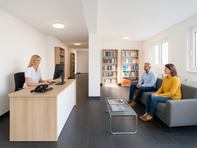 Espace professionnel central et lumineux image 1