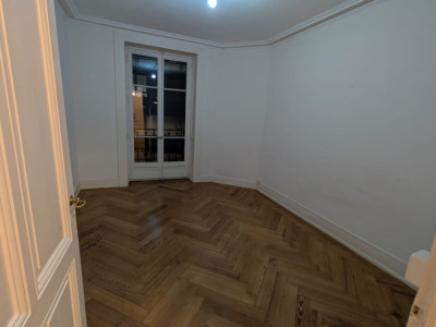 Appartement de 3 pièces au 2ème étage sans ascenseur localiser à Genève 1202 image 7