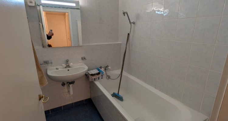 Appartement de 3 pièces au 2ème étage sans ascenseur localiser à Genève 1202 image 8