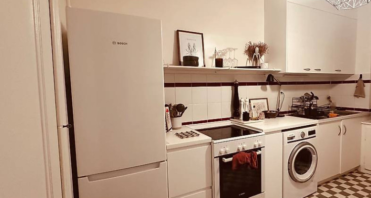 Appartement de 3 pièces situé proche nations image 2