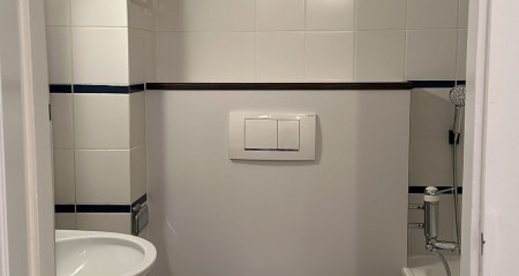 Appartement de 3 pièces situé proche nations image 4