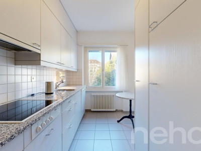 Stilvolle 3.5 Zimmer Wohnung mit Balkon in Bern image 5