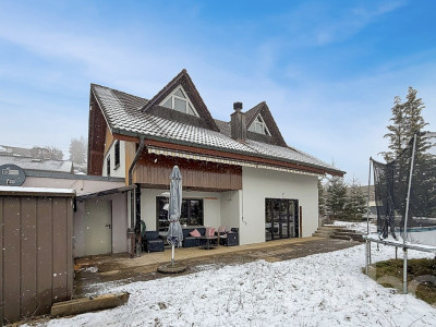 Cadre paisible et volumes généreux pour une vie de famille image 3