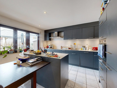 Cadre paisible et volumes généreux pour une vie de famille image 7