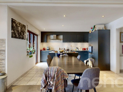 Cadre paisible et volumes généreux pour une vie de famille image 12