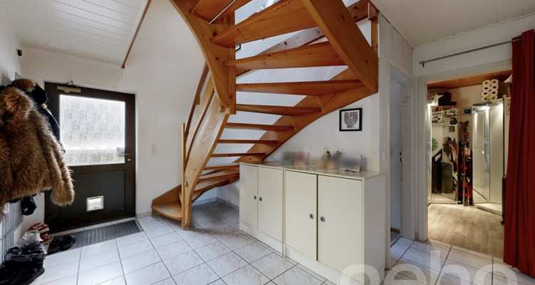 Cadre paisible et volumes généreux pour une vie de famille image 4