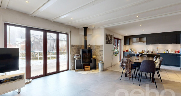 Cadre paisible et volumes généreux pour une vie de famille image 5