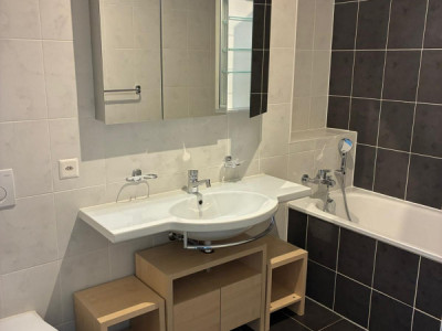 Nous vous proposons un magnifique appartement de 6 pièces Plan Les Ouates  image 8