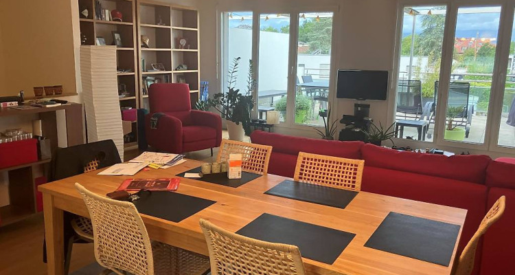 Nous vous proposons un magnifique appartement de 6 pièces Plan Les Ouates  image 2