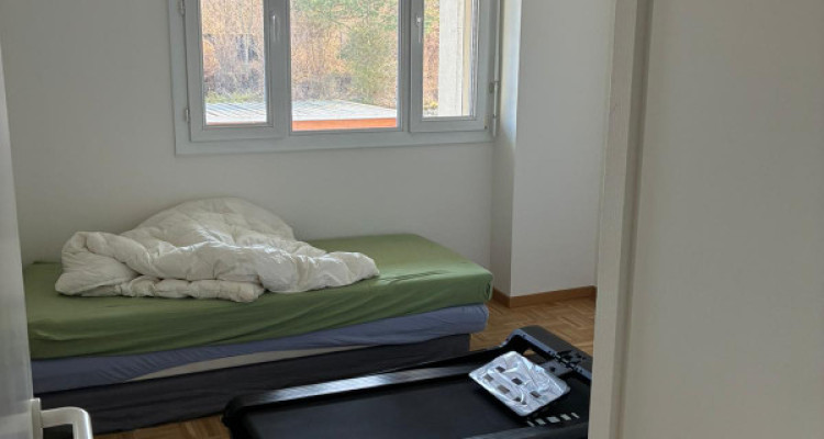 Nous vous proposons un magnifique appartement de 6 pièces Plan Les Ouates  image 4