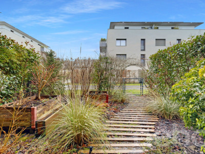 Idéalement situé avec un beau jardin - CASATAX image 12