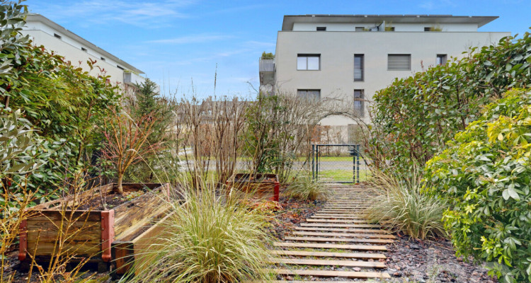 Idéalement situé avec un beau jardin - CASATAX image 12