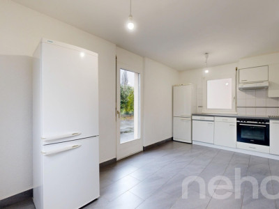 A quelques minutes du lac et de larrêt Tuileries image 8