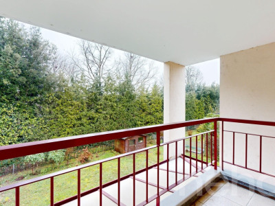 A quelques minutes du lac et de larrêt Tuileries image 11