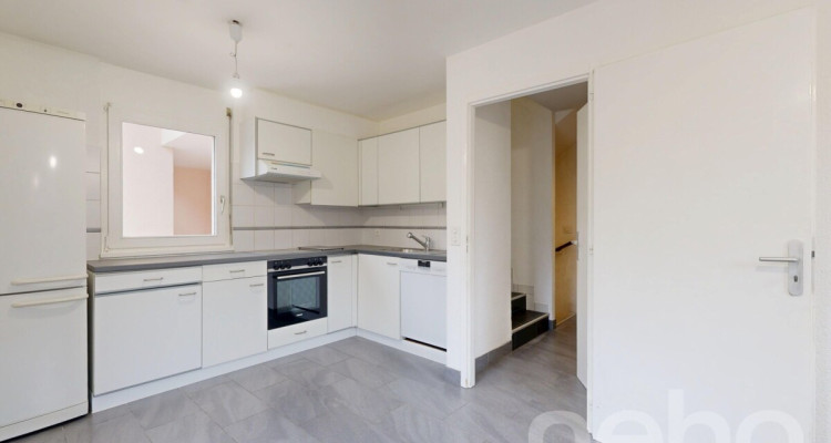 A quelques minutes du lac et de larrêt Tuileries image 10