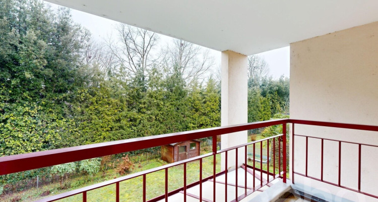 A quelques minutes du lac et de larrêt Tuileries image 11