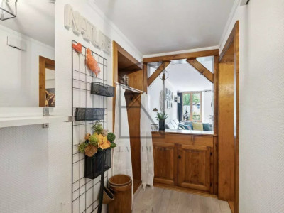 5-room duplex in historic downtown building image 4