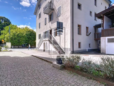 5-room duplex in historic downtown building image 11