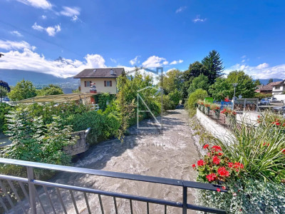 5-room duplex in historic downtown building image 13