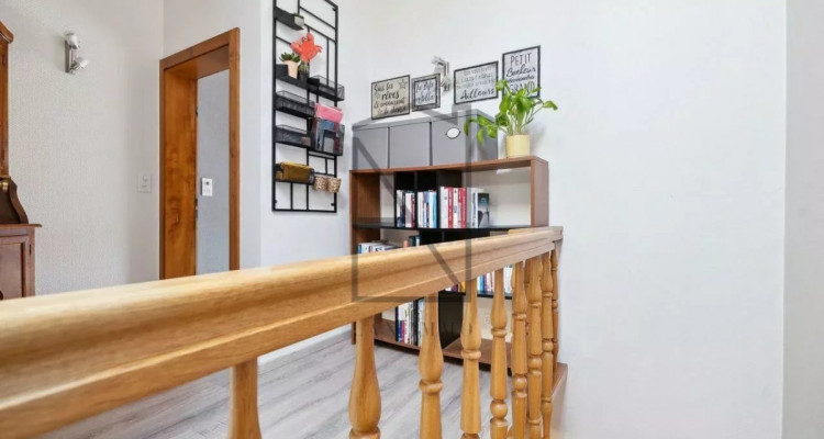 5-room duplex in historic downtown building image 9