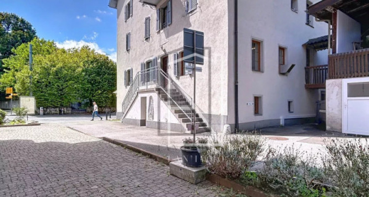 5-room duplex in historic downtown building image 11