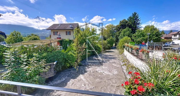 5-room duplex in historic downtown building image 13