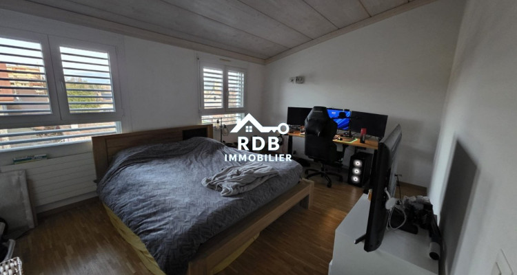 Duplex lumineux de 5 pièces au 1er étage à Plan-les-Ouates 1228  image 2