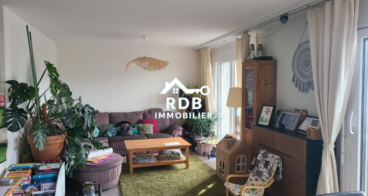 Appartement de 5 pièces au 6ème étage situé à Petit-Lancy 1213 image 2