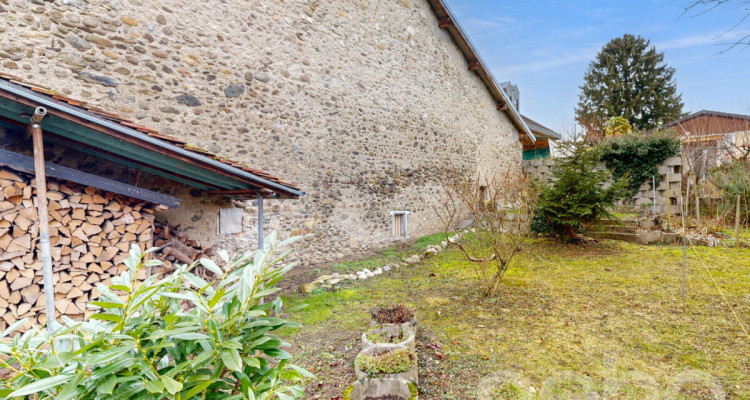 Charmante maison villageoise à rénover au c?ur dEtoy image 4