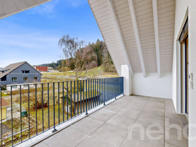 Neuwertige Dachgeschosswohnung mit hochwertigem Ausbaustandard image 2