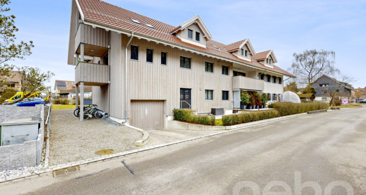 Neuwertige Dachgeschosswohnung mit hochwertigem Ausbaustandard image 1