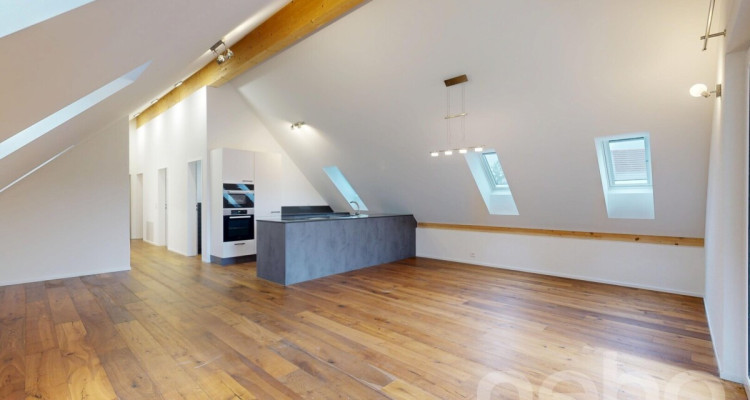 Neuwertige Dachgeschosswohnung mit hochwertigem Ausbaustandard image 4